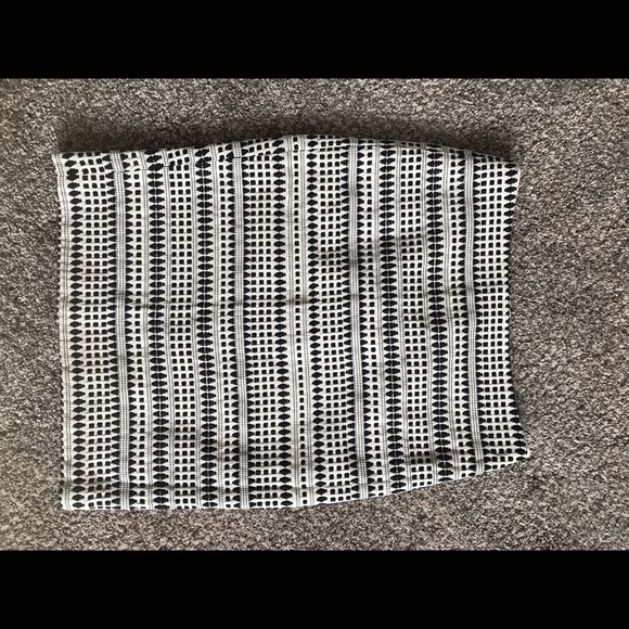 Loft pencil skirt size 2 - Picture 5 of 5